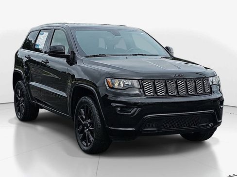 Used 2022 Jeep Grand Cherokee Laredo X AWD/4WD image 2