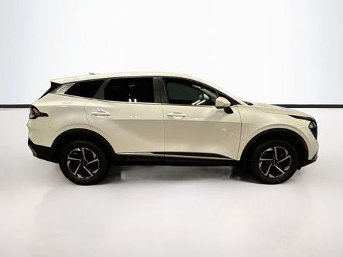 Used 2023 Kia Sportage LX AWD/4WD image 8