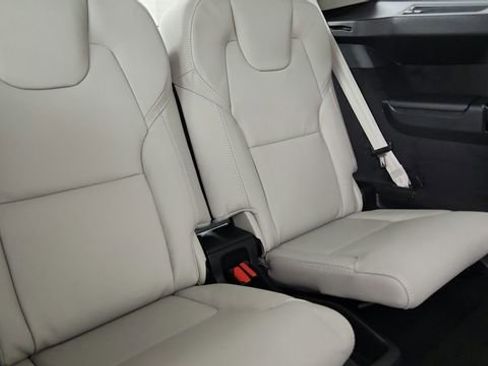 Used 2025 Volvo XC90 B6 Ultra w/ Protection Package Premier AWD/4WD image 32
