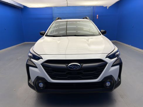 Certified 2025 Subaru Outback Premium image 3