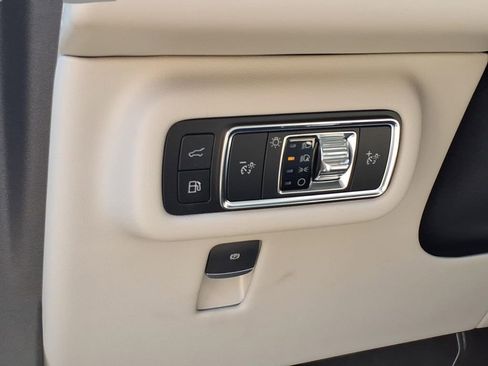 New 2026 Lincoln Nautilus Premier AWD/4WD image 19