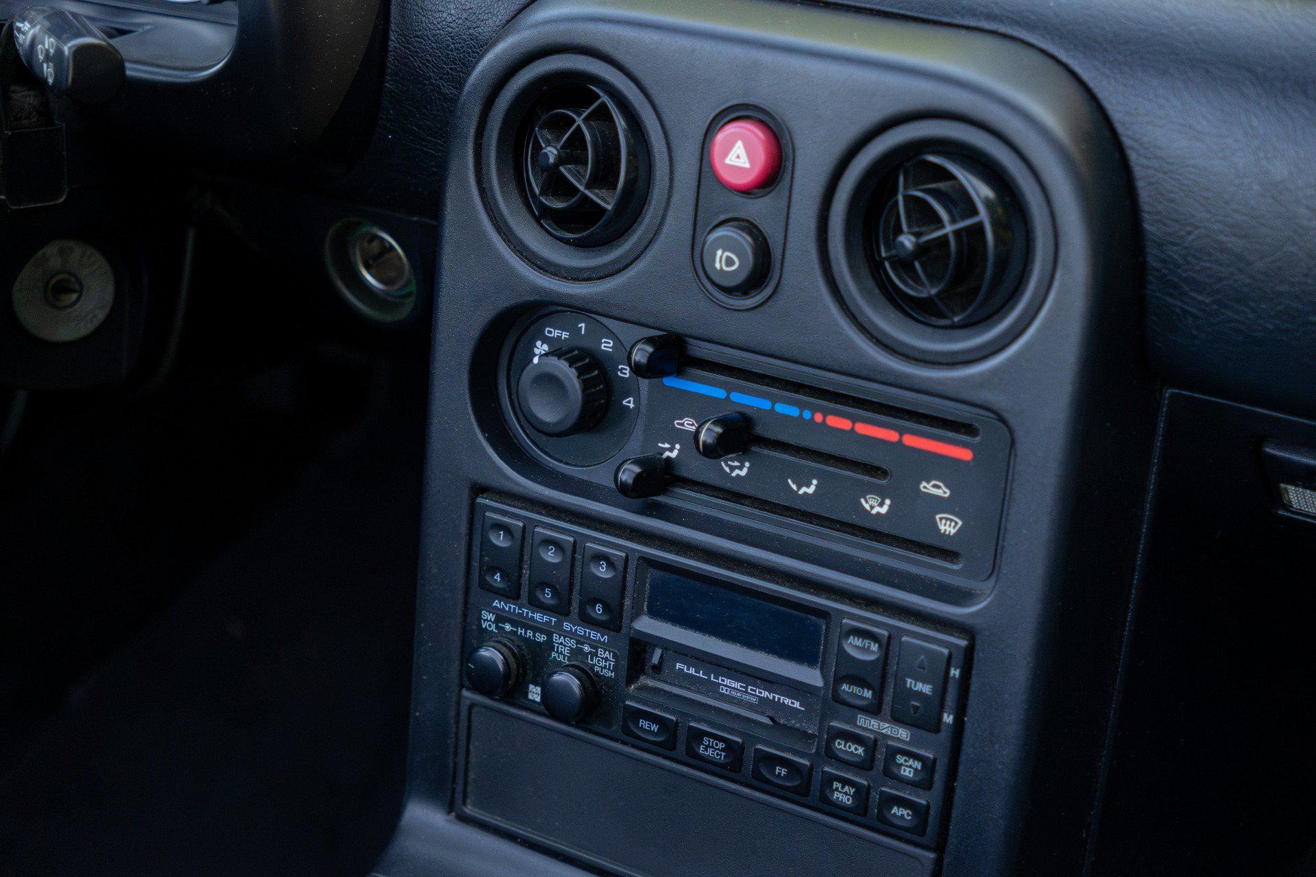 Used 1990 MAZDA MX-5 Miata RWD image 47