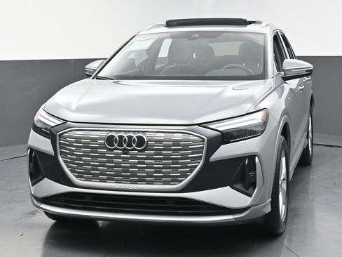 Used 2023 Audi Q4 e-tron Premium Plus w/ Premium Plus image 7