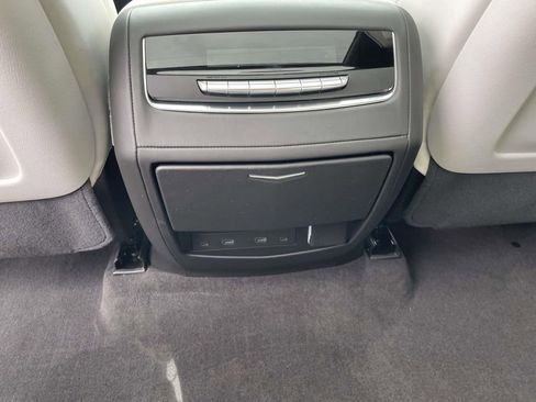 Certified 2025 Cadillac Escalade ESV Sport Platinum image 15