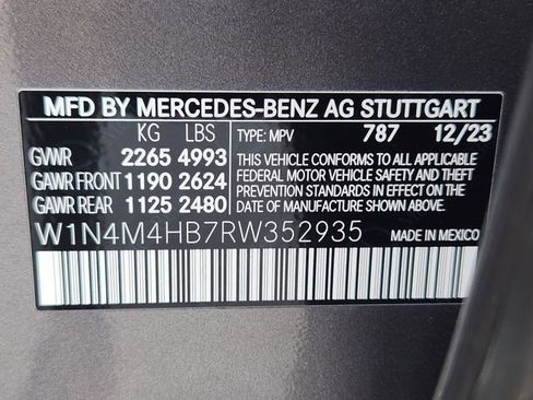 Certified 2024 Mercedes-Benz GLB 250 4MATIC image 32