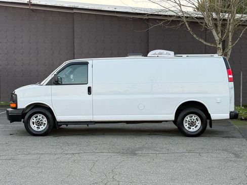 Used 2016 GMC Savana 2500 2500 3dr Extended Cargo Van w/ image 4