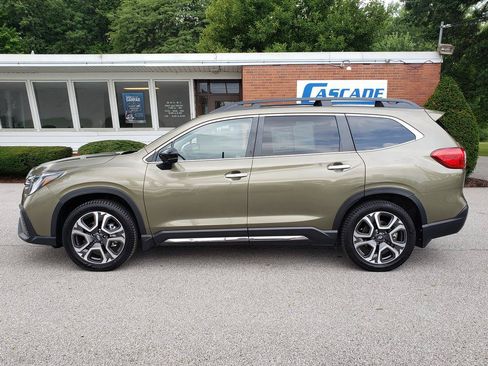 Used 2024 Subaru Ascent Touring w/ Popular Package #2 AWD/4WD image 2