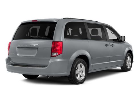 Used 2014 Dodge Grand Caravan SXT FWD image 2