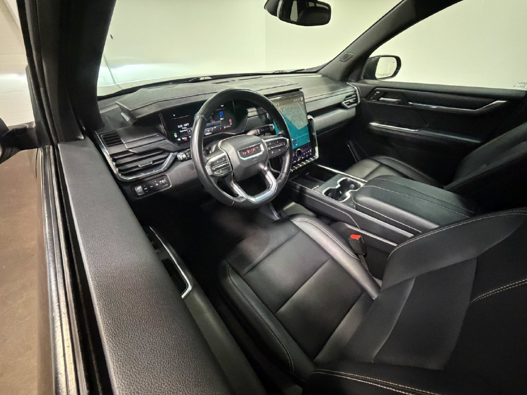 Used 2024 GMC Acadia Elevation AWD/4WD image 2