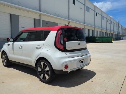 Used 2017 Kia Soul + w/ Designer's Package FWD image 6