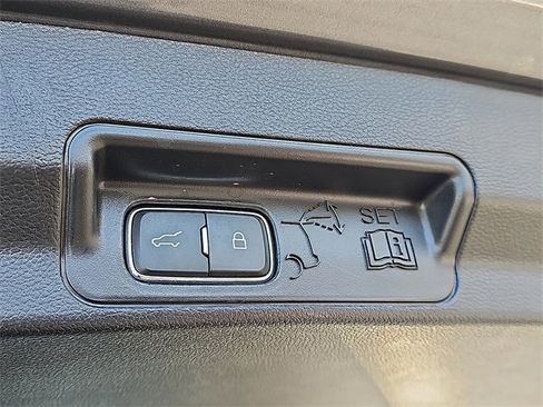 Used 2025 Ford Explorer ST image 36