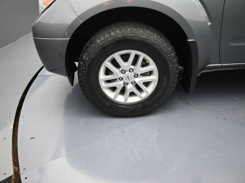 Used 2017 Nissan Frontier SV w/ SV Value Truck Package image 10