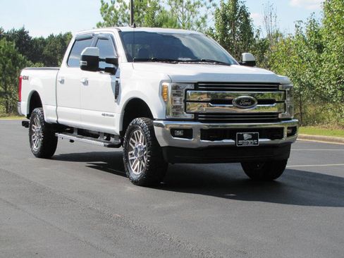 Used 2019 Ford F250 Lariat w/ Lariat Value Package image 7