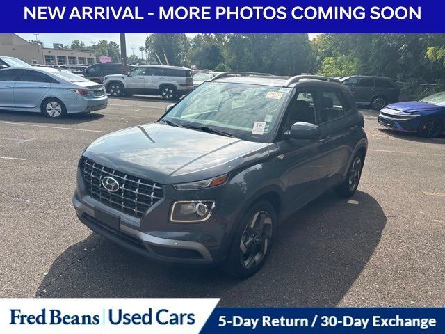 Used 2023 Hyundai Venue SEL w/ Cargo Package FWD image 1