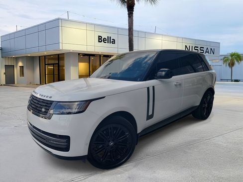 Used 2025 Land Rover Range Rover Long Wheelbase SE AWD/4WD image 2