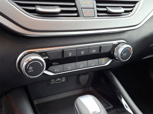 Certified 2024 Nissan Altima 2.5 SR image 15