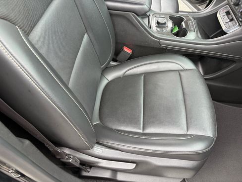 Used 2021 GMC Acadia SLT AWD/4WD image 49