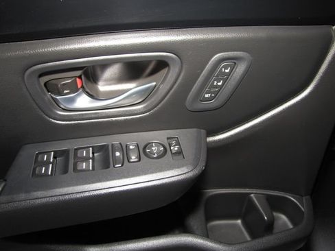 Certified 2025 Honda Pilot Touring image 11
