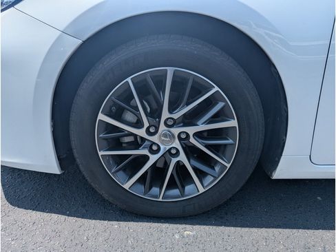 Used 2016 Lexus ES 350 w/ Luxury Package w/Wood Trim FWD image 9
