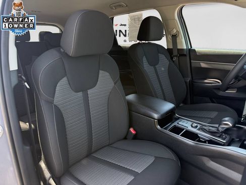 Certified 2023 Kia Sorento LX AWD/4WD image 16