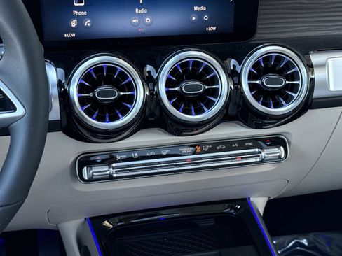 New 2026 Mercedes-Benz GLB 250 image 23