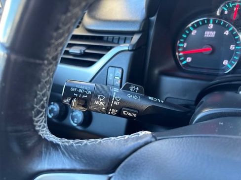 Used 2018 Chevrolet Tahoe LT AWD/4WD image 34