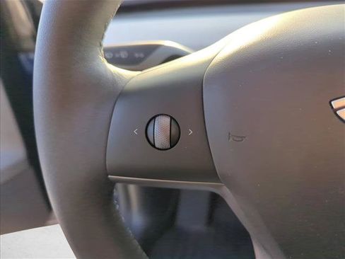 Used 2024 Tesla Model Y Performance AWD/4WD image 15