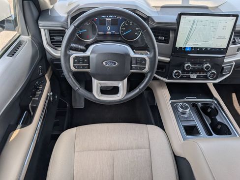 Used 2022 Ford Expedition XLT RWD image 18