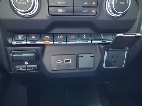 Used 2025 Chevrolet Silverado 2500 Custom w/ Custom Value Package image 30