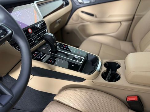 New 2026 Porsche Macan AWD/4WD image 21