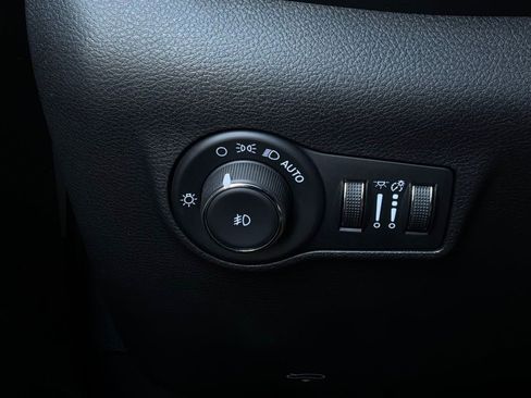 Used 2025 Jeep Compass Limited AWD/4WD image 21