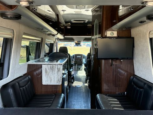 Used 2015 Mercedes-Benz Sprinter 3500 image 34