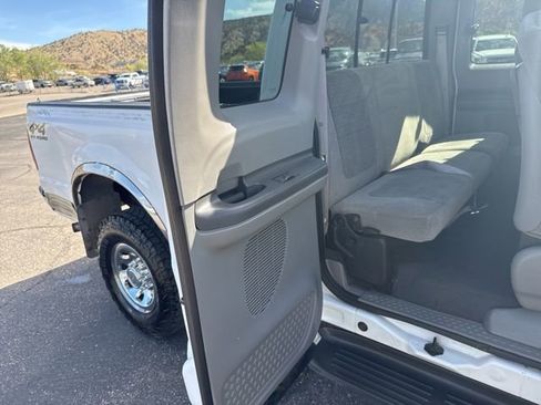 Used 2001 Ford F250 4x4 SuperCab Super Duty image 26