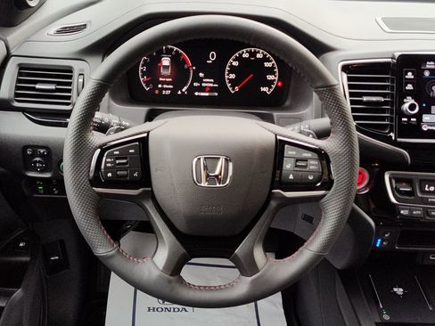 New 2026 Honda Ridgeline Black Edition image 8
