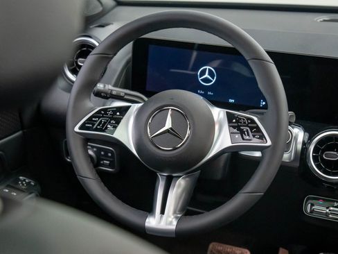 New 2026 Mercedes-Benz GLB 250 4MATIC image 11