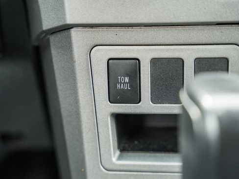 Used 2010 Toyota Tundra 4x4 CrewMax image 35