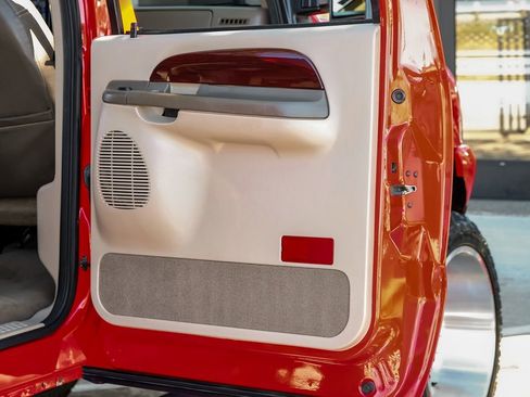 Used 2004 Ford Excursion Eddie Bauer image 38