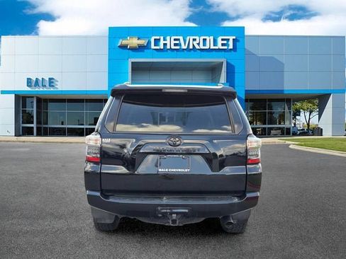 Used 2022 Toyota 4Runner SR5 Premium w/ Moonroof Package RWD image 4