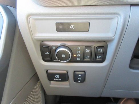 Used 2025 Ford F150 Lariat w/ Equipment Group 502A High image 33