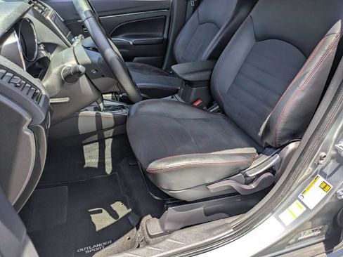 Used 2025 Mitsubishi Outlander Sport SE AWD/4WD image 14