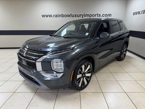 New 2026 Mitsubishi Outlander SE image 3