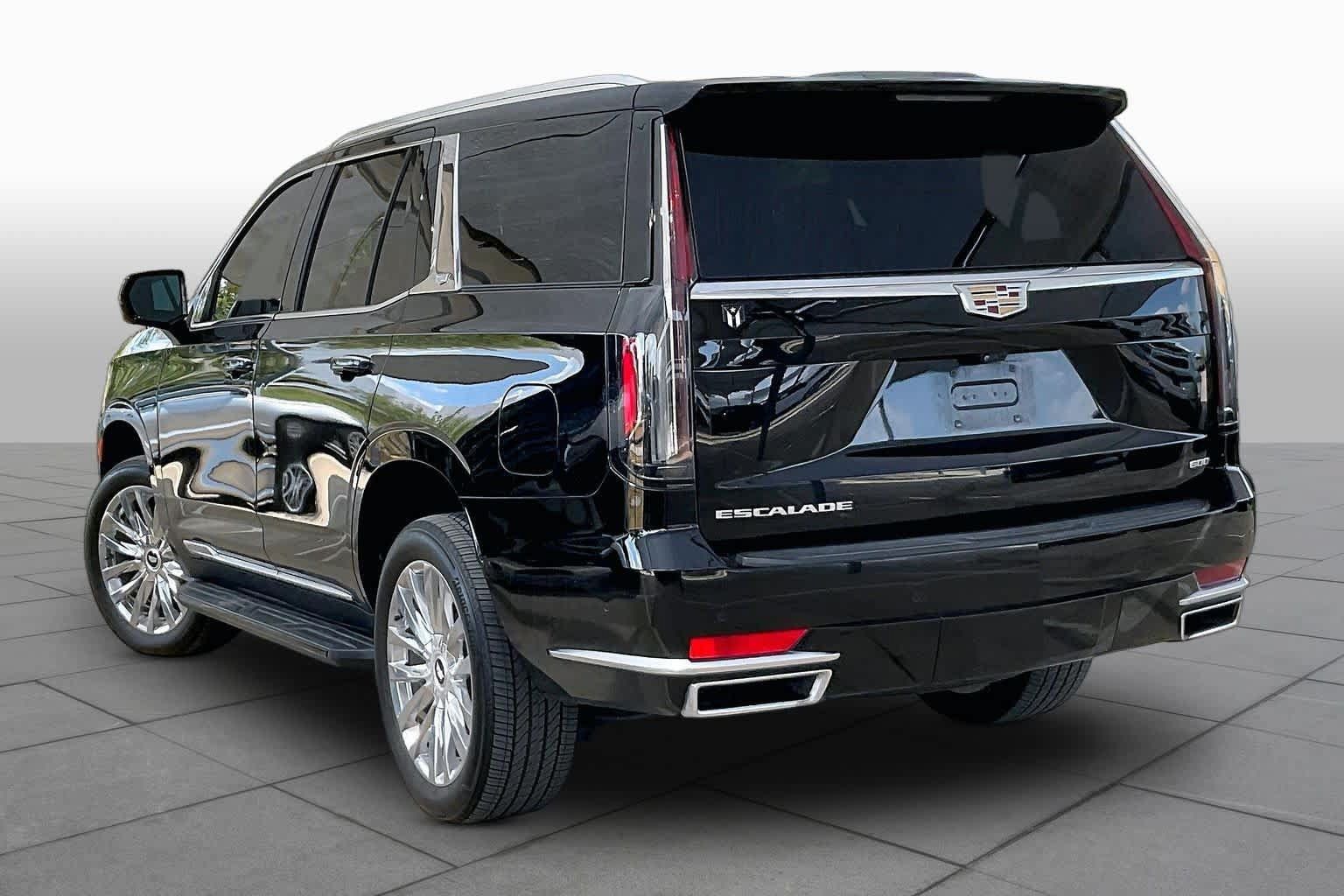 Used 2024 Cadillac Escalade Premium Luxury RWD image 12