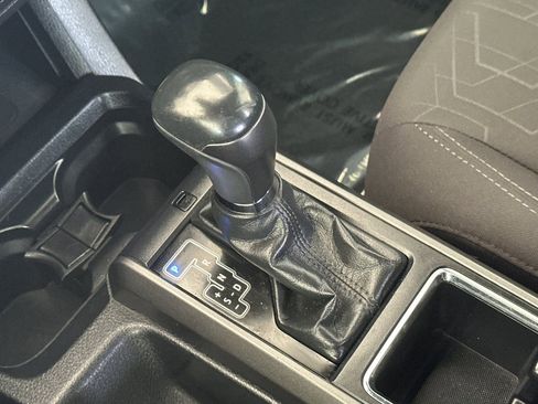 Used 2019 Toyota Tacoma TRD Sport w/ Technology Package image 19