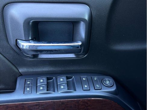 Used 2018 GMC Sierra 2500 SLE w/ HD SLE Preferred Plus Package image 16