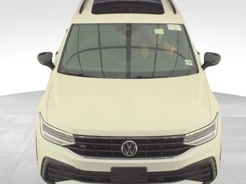 Used 2023 Volkswagen Tiguan SE R-Line AWD/4WD image 2