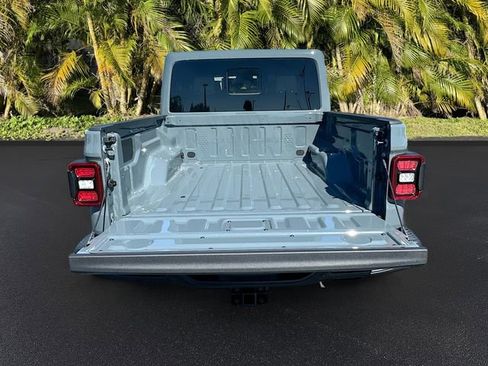 New 2026 Jeep Gladiator Mojave image 5