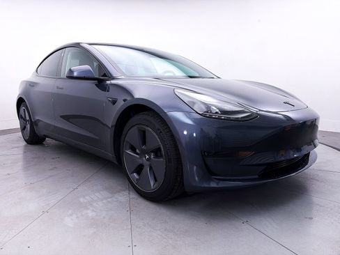Used 2023 Tesla Model 3 Standard Range RWD image 10