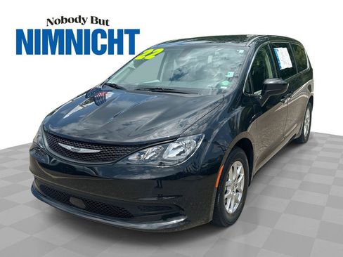 Used 2022 Chrysler Voyager LX FWD image 1