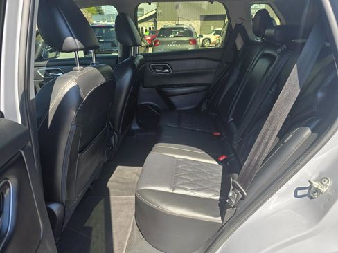 Used 2024 Nissan Rogue Platinum w/ Platinum Premium Package AWD/4WD image 15