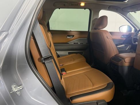 Used 2025 Nissan Pathfinder Platinum w/ Cargo Package FWD image 29